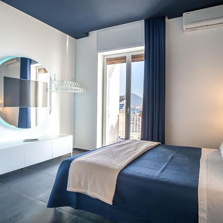 Skyhouse Beverello Наполи Екстериор снимка