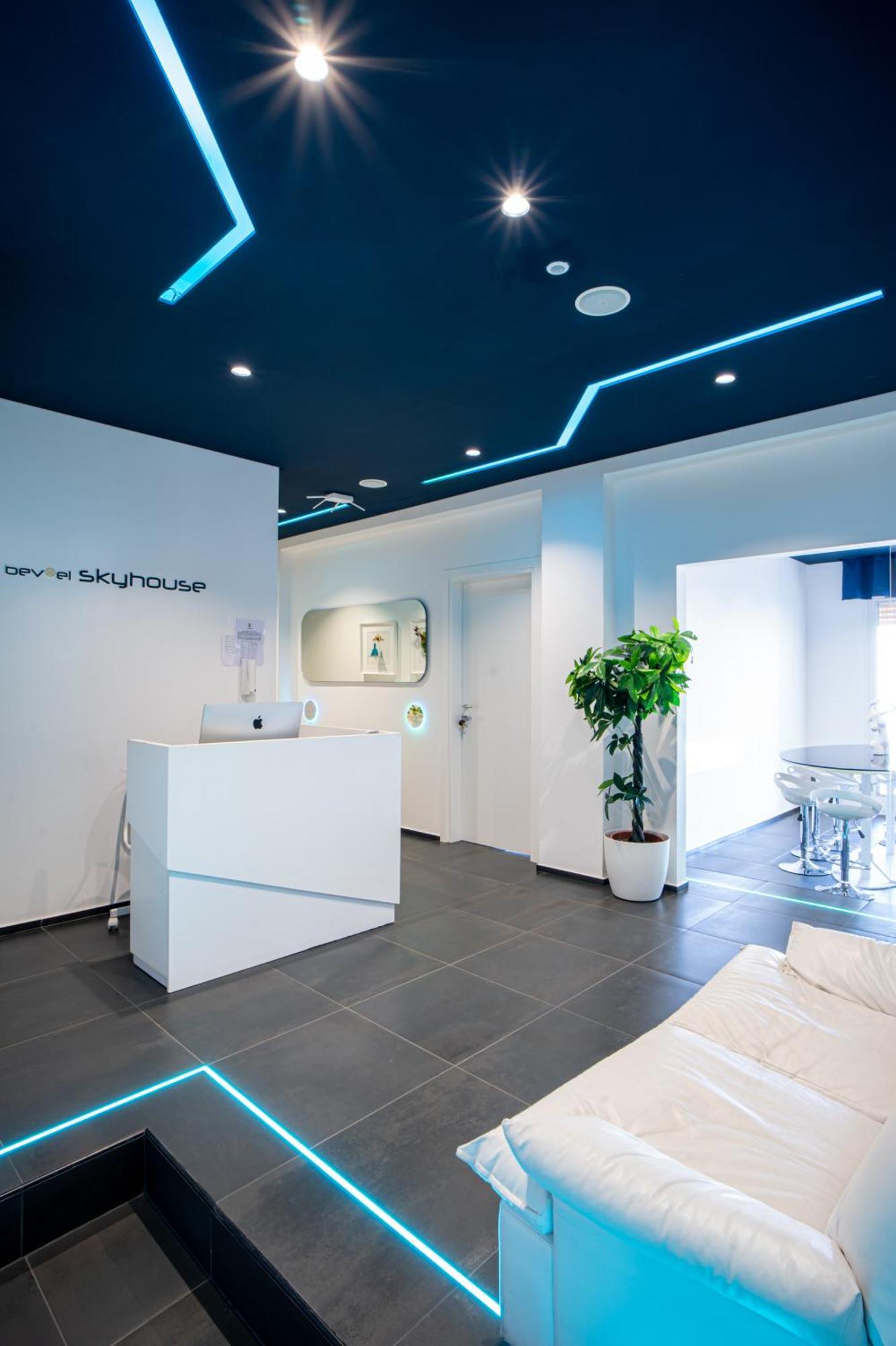 Skyhouse Beverello Наполи Екстериор снимка