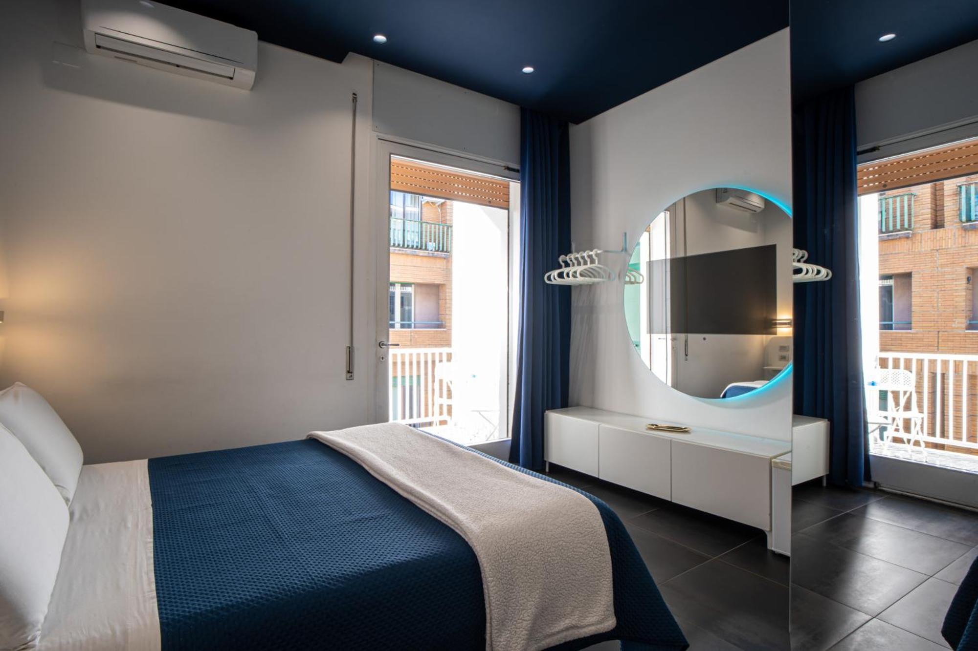 Skyhouse Beverello Наполи Екстериор снимка