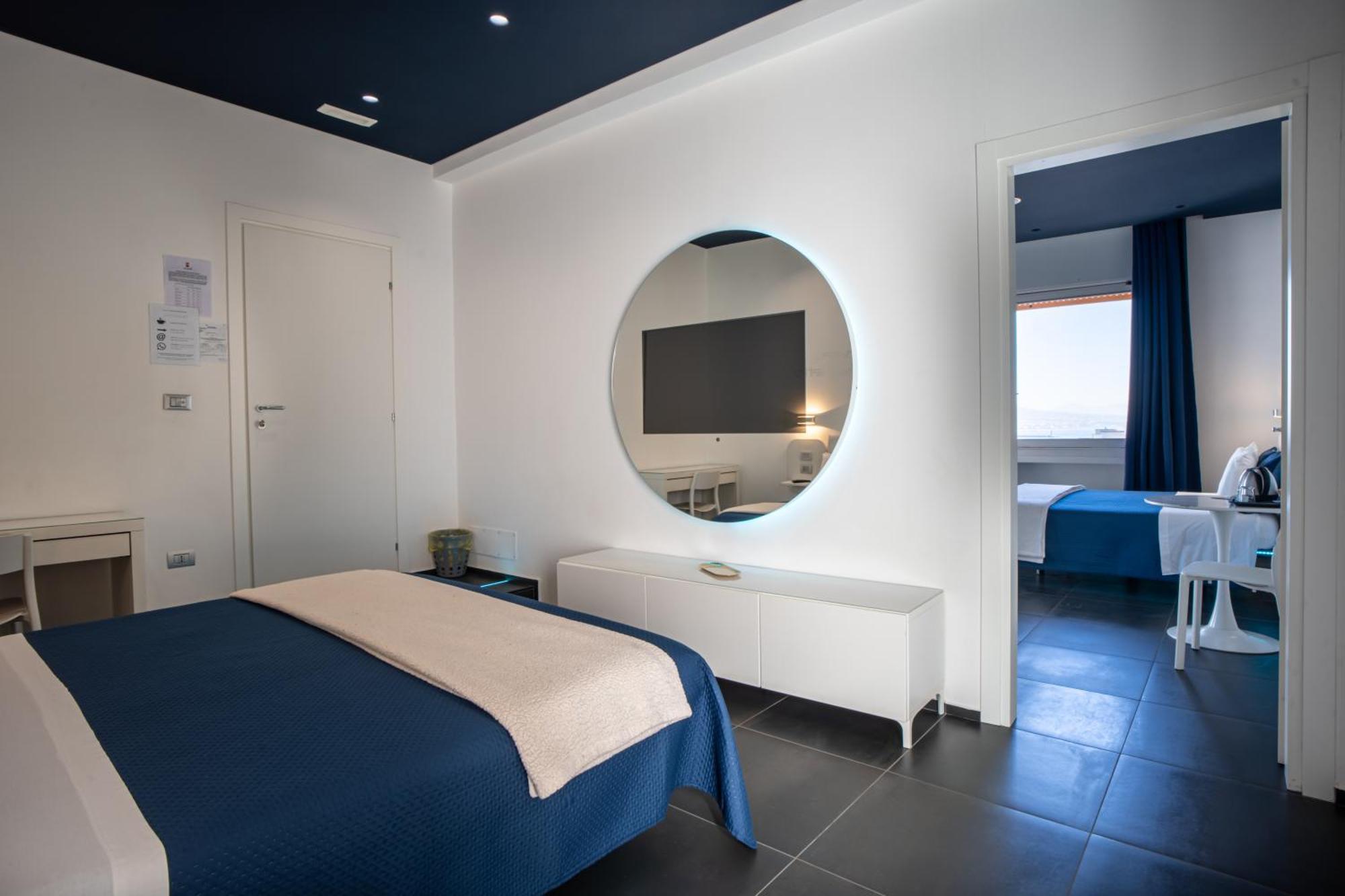 Skyhouse Beverello Наполи Екстериор снимка