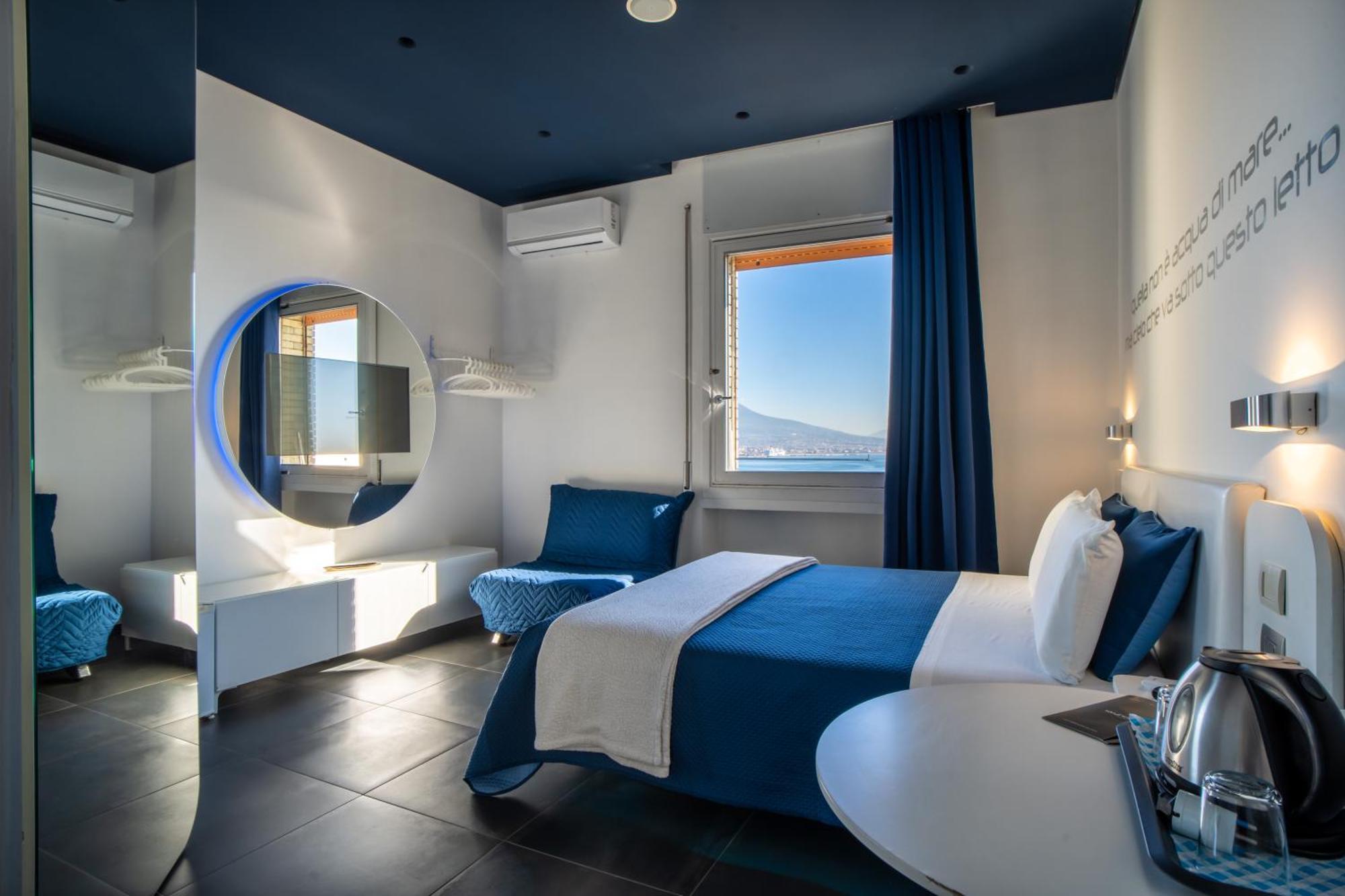 Skyhouse Beverello Наполи Екстериор снимка